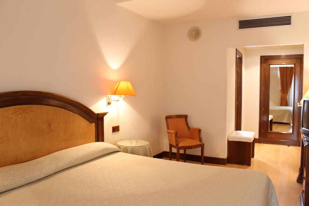 Hotel Monterrey Salamanca Room photo